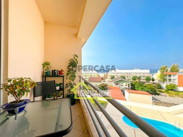 T3 com vista de mar em condomínio fechado com piscina