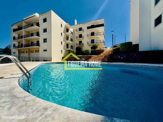 T3, com vista mar, em condomnio com piscina