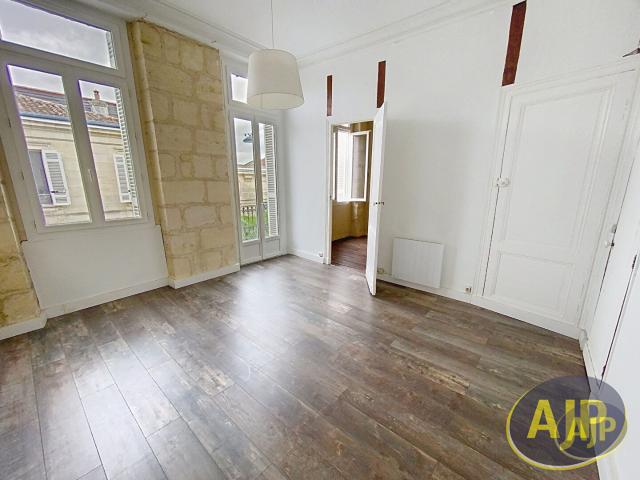 T3 dans immeuble pierre BORDEAUX Tondu