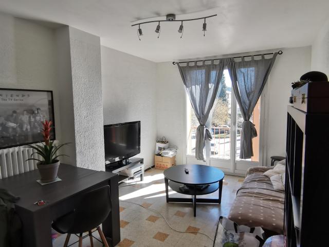 T3 DE 50 M2 AVEC PARKING AV ROBERT SCHUMAN PROXIMITE IMMEDIATE DES FACS