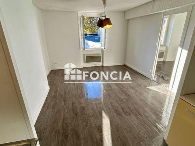T3 de 51 m² avec combles aménageables, proche commerces et gare