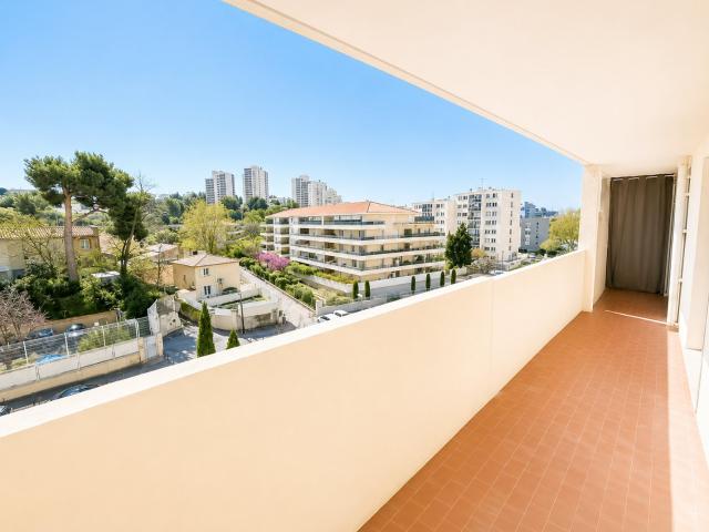 T3 de 57 m2 avec balcon de 12 m2 sans vis à vis 13013 Marseille