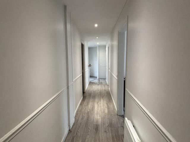 T3 de 60,04 m2 DPE D 2 chambres, cuisine ouverte et rangements Clichy Victor Hugo