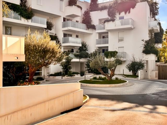 T3 de 70,70 m² avec terrasse Hopitaux facultés – Résidence de standing !