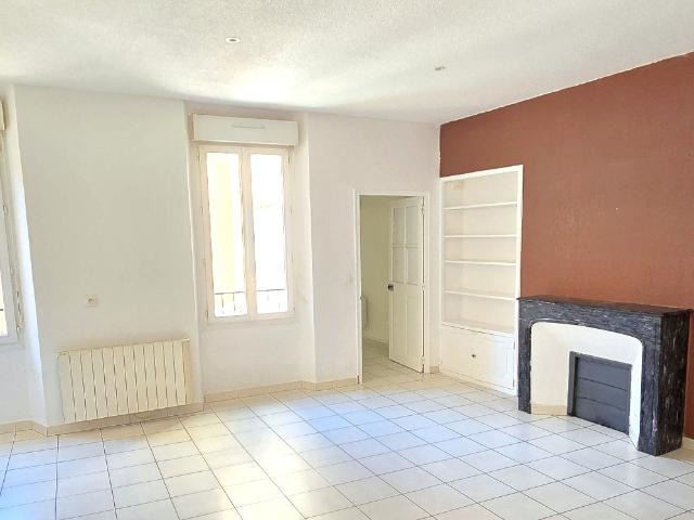 T3 de 84 m2 en CV au 1et étage au calme