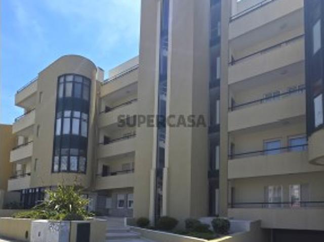 T3 de 3 frentes com vista mar 150m da praia