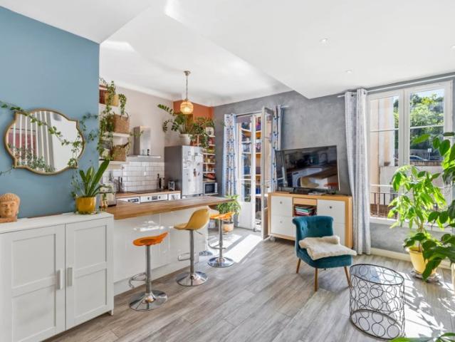 T3 lumineux 60m² — Nice Port/Riquier — 2 balcons, immeuble rénové, tram à pied