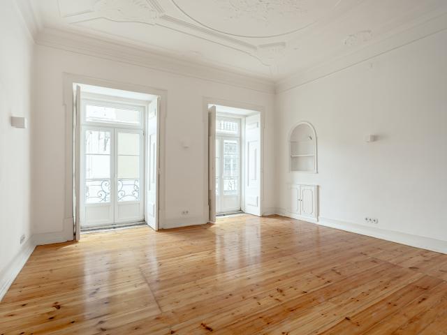 T3 de charme remodelado ar condicionado equipado varanda e pátio 164m2 Rua das Janelas Verdes