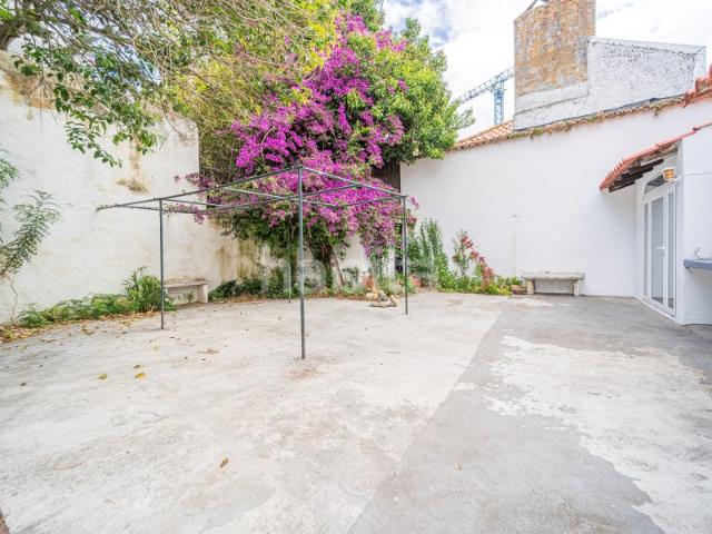 T3 de charme remodelado e equipado 150m2 com grande terraço privativo na Rua das Janelas Verdes