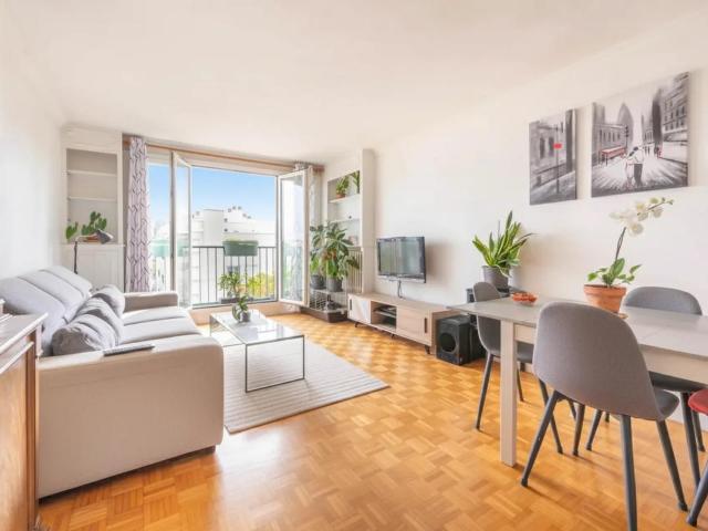 T3 dernier étage de 65 m² avec parking, ascenseur, gardien, cave