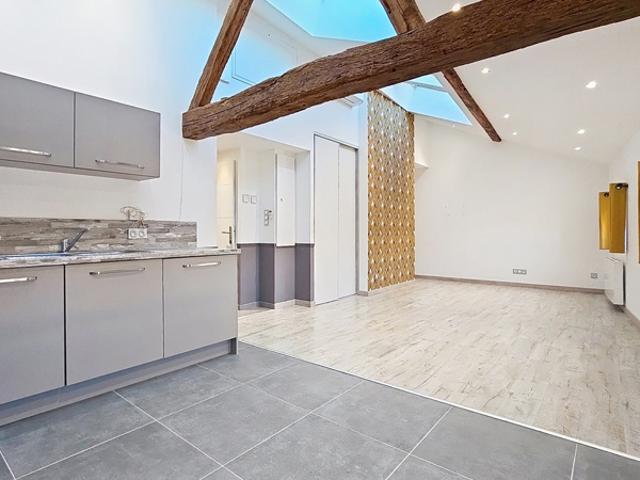 T3 DERNIER ETAGE LUMINEUX HYPER CENTRE