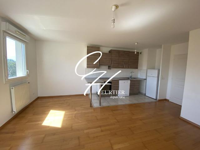 SEYSSINET APPARTEMENT T3 GARAGE DOUBLE et TERRASSE