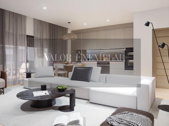 T3 Duplex c/ parqueamento e varandas Quinta do Saldanha