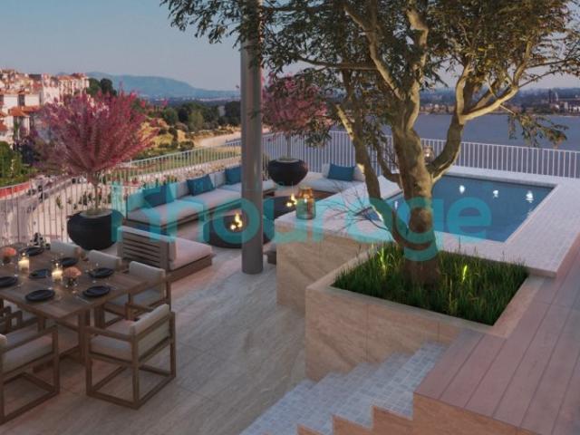 T3 Duplex com piscina PRIVADA e vista rio
