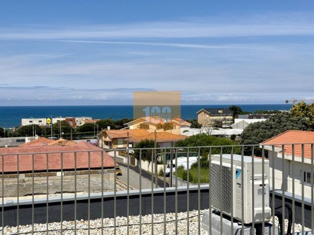T3 duplex com terraço e vista mar