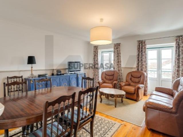 T3 Duplex Bairro Alto, com vistas panorâmica, prédio e andar renovados