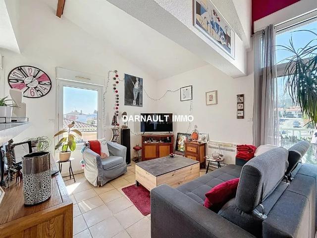 T3 DUPLEX de 64 m² DERNIER ETAGE DANS PETITE COPROPRIETE AU CALM