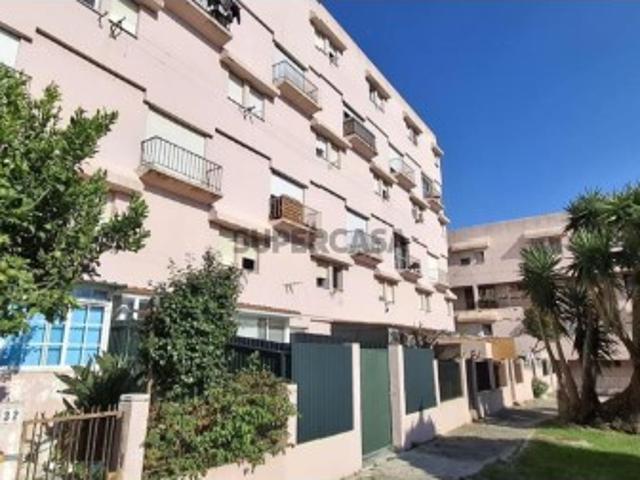 T3 Duplex, em Algueirão | Excelente Localização e Ótimos Acessos, com varanda