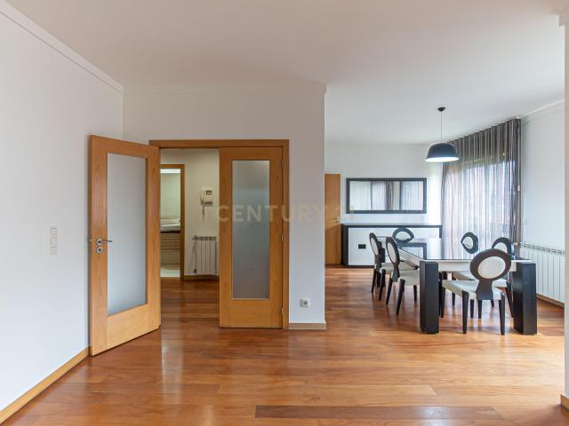 T3 Duplex junto ao Hospital de São João