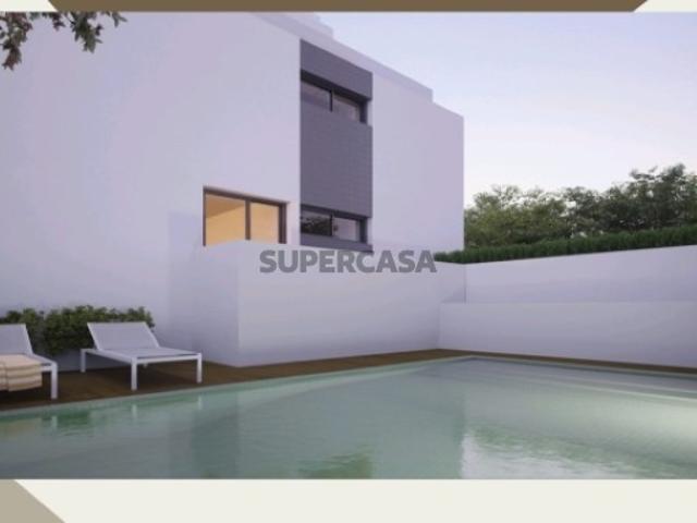 T3 DUPLEX Localizada no luxuoso empreendimento Seaside Residences Cascais Apartamento T3 Duplex em condomínio privado com piscina a 5 minutos a pé da praia