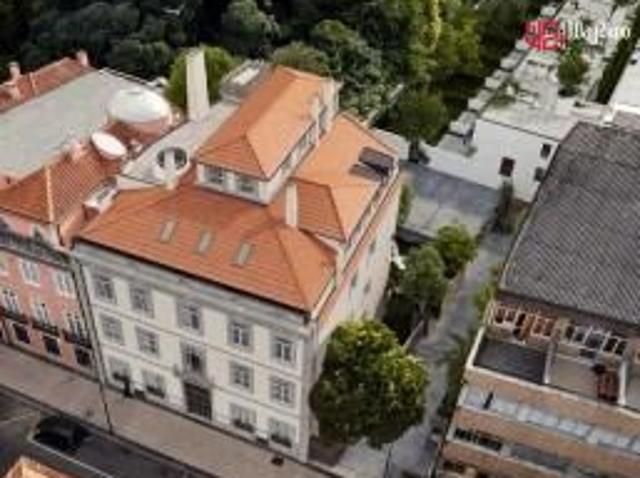 T3 DUPLEX NA RUA DE CEDOFEITA PORTO