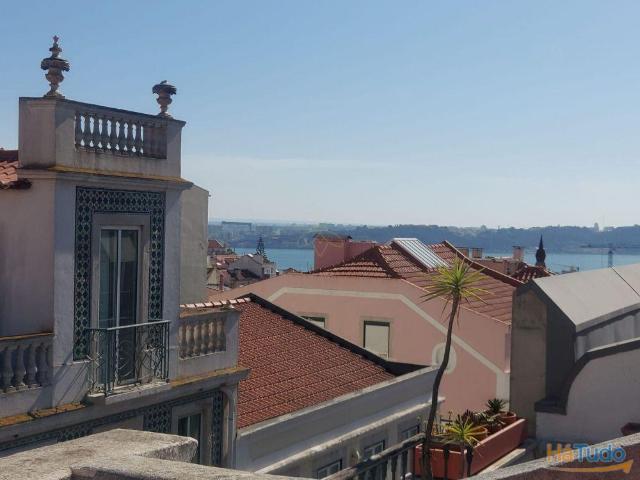 T3 Duplex para remodelação Lisboa Príncipe Real | 26083698334