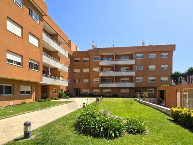 T3 Duplex Remodelado em Condomínio Fechado — São Félix da Marinha / Granja