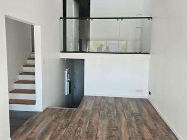 T3 duplex rénové – Lumineux, atypique, cadre verdoyant
