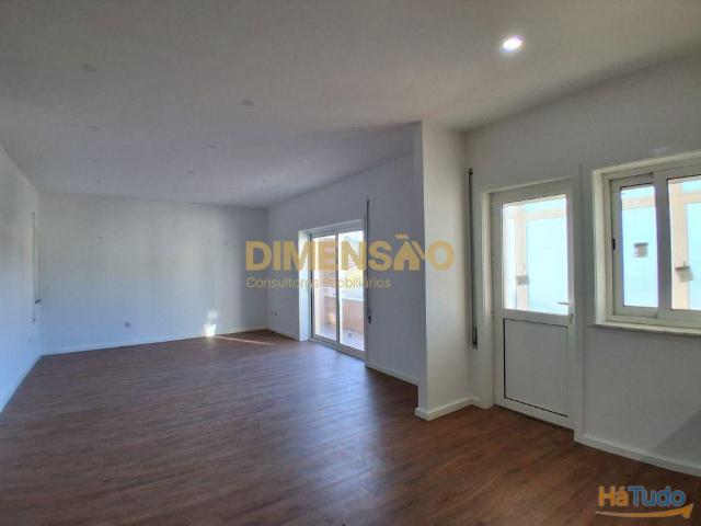 T3 em Águas Santas Totalmente Remodelado com Garagem DCI159 | 26044064122