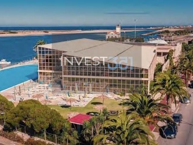 T3 em condomínio fechado com piscina, varanda e garagem – Esposende