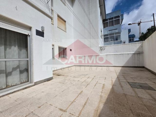 T3 em Sesimbra, com terraço 50m2 e varanda 10 m2, com vista Mar. Vila, Castelo e Serra da Arrábida