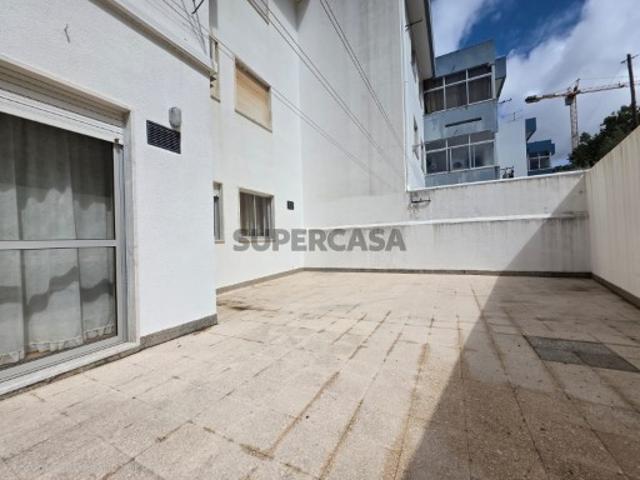 T3 em Sesimbra, com terraço 50m2 e varanda 10 m2, com vista Mar. Vila, Castelo e Serra da Arrábida