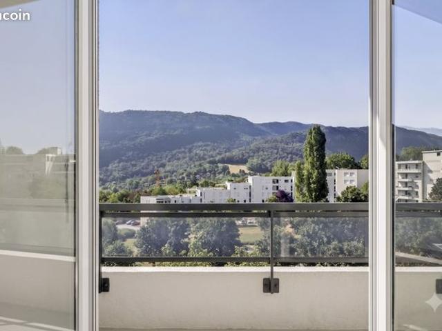 T3 en Attique avec 34 m2 de terrasse/balcon baignés de soleil