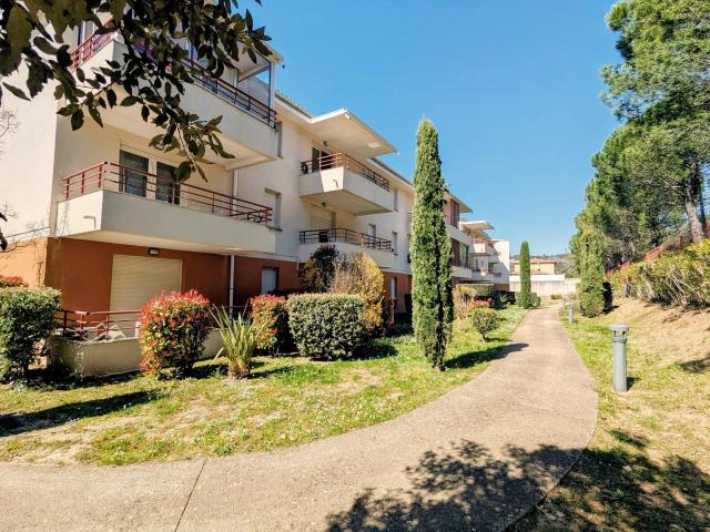 T3 en rez de chaussée avec terrasse Résidence calme
