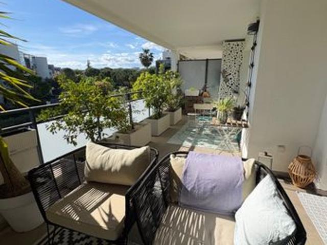 T3 équipé, avec grande terrasse de 26 m2