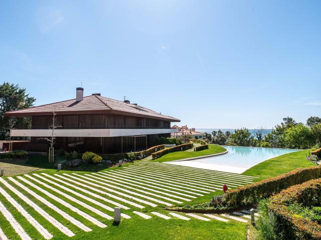 T3 exclusivo com piscina privada e vista para o mar | Villa Unika, Monte Estoril