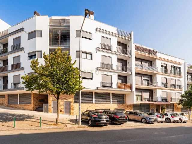 T3 Exclusivo com 161 m², Vista Mar e Potencial para Duplex | Quinta de Santa Teresa