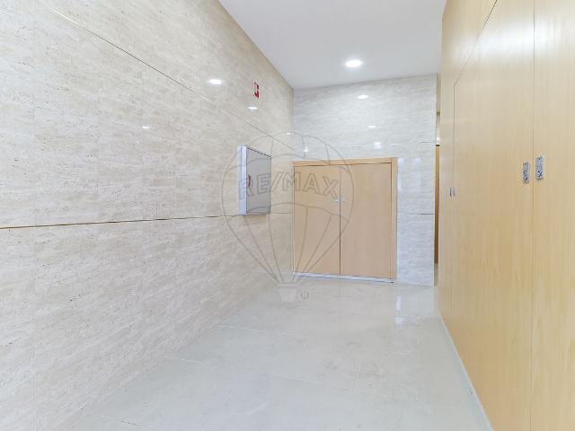 T3 Exclusivo na Nova Frente Ribeirinha de Coimbra Vista Rio e Conforto Moderno