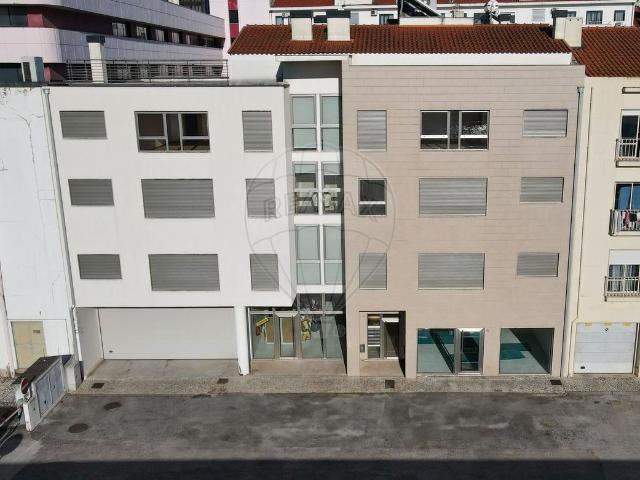 T3 Exclusivo na Nova Frente Ribeirinha de Coimbra Vista Rio e Conforto Moderno