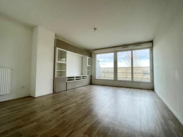 T3 67 m2 + terrasse 25 m2 EYSINES LA FORET