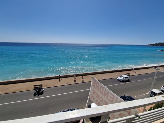 T3 front de mer à Menton