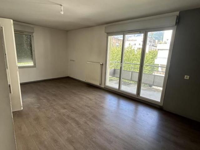 T3 GRENOBLE Rue Lorenzaccio Vigny Musset