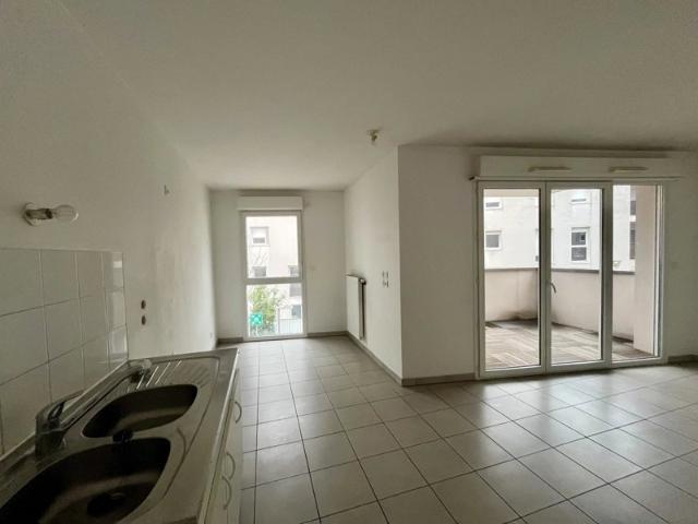 T3 IRIGNY LE HAUT, BALCON + PARKING