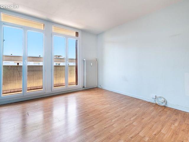 T3 lumineux traversant avec balcons – Limoges Bel Air