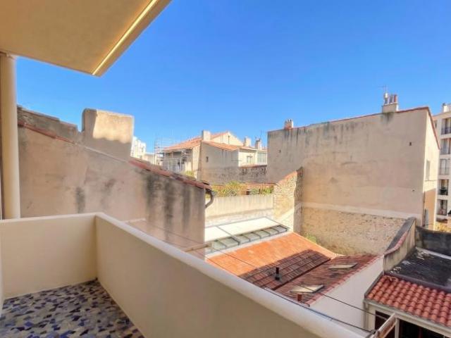 T3 Lumineux & Traversant 75 m2 avec Balcon rue Antoine M