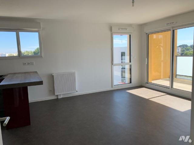 T3 lumineux avec balcon