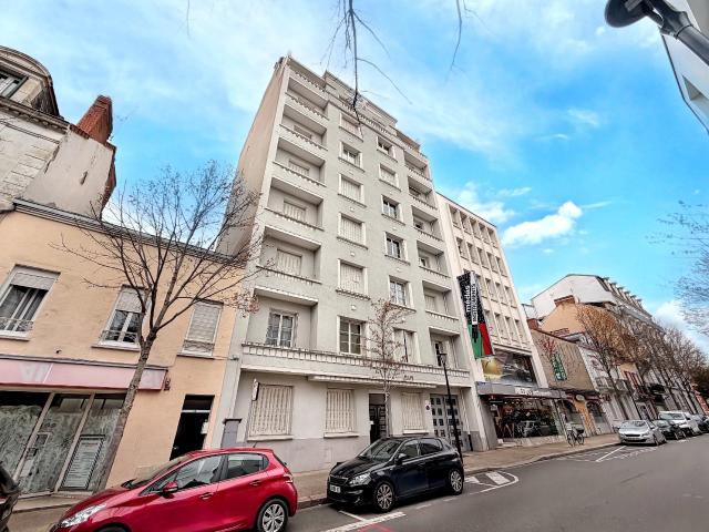 T3 lumineux avec balcon et loggia 70 m2 Étage élevé avec ascenseur
