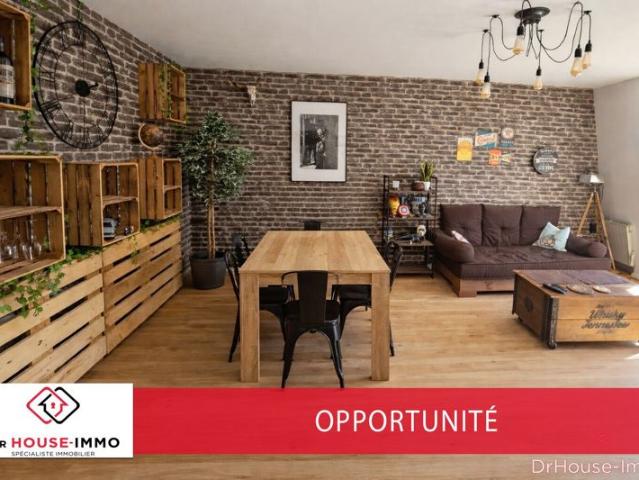 T3 lumineux avec petits balcons et garage à 1 mn du futur cinéma, de ses restaurants, et à 10 mn à pieds du Centre ville, le tout en bord de Seine