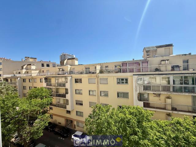 T3 lumineux avec terrasse et cave à Toulon