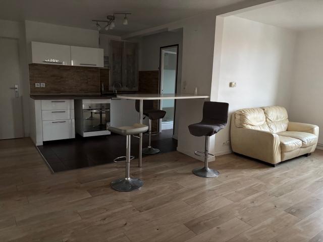 T3 lumineux de 55 m2 avec balcon Dernier étage Marseille 15ème